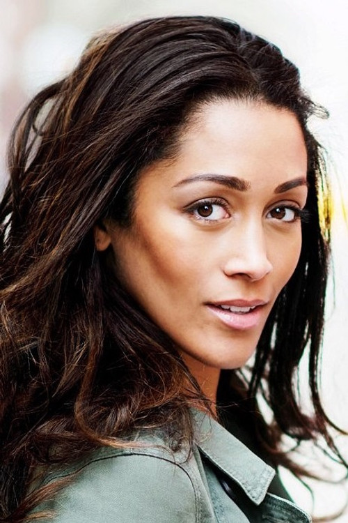 Nikeva Stapleton as Cute Girl