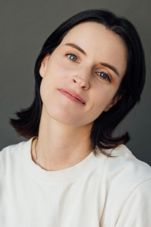 Andrea Grant as Evelyn McTavish