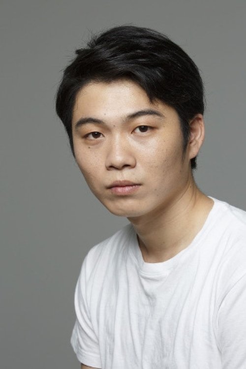 Chihiro Okamoto as Tomohito Tamura