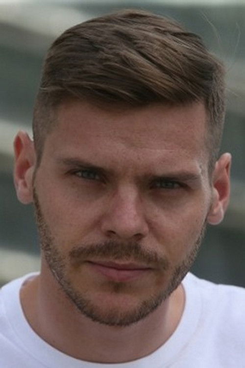 Serhii Zhytnikovskyi as Deser