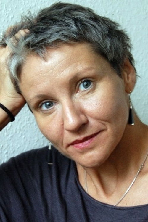 Béatrice Didier as Narrator