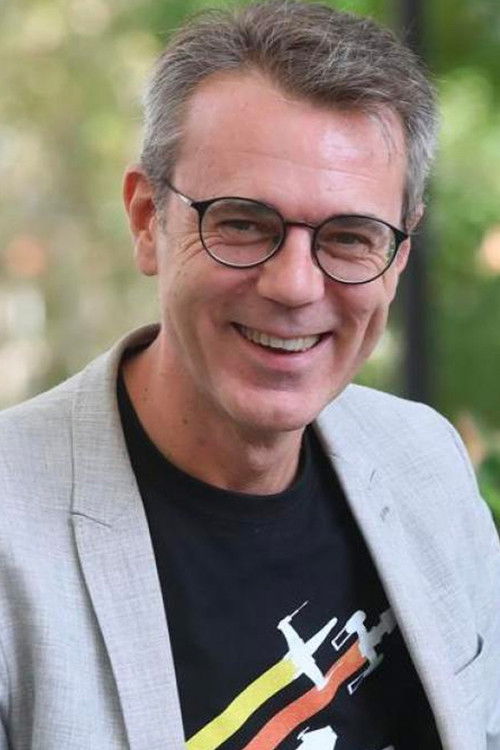 Pedro Vallín as Self