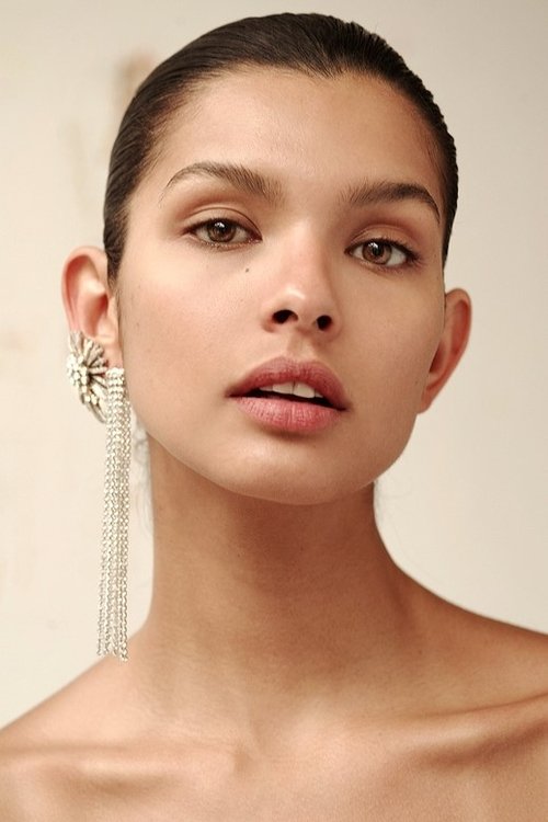 Livia Rangel as Andrea