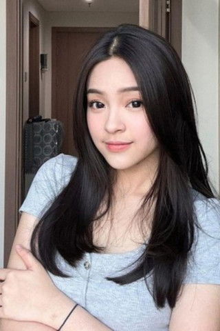 Elsa Japasal as Gladys