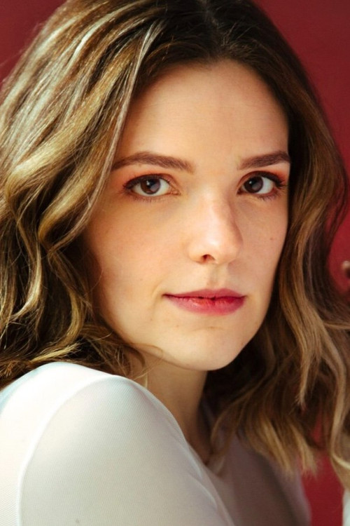 Joana Kannenberg as Pietra