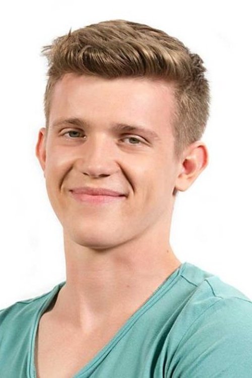 Lennart Betzgen as Paul Verhoven