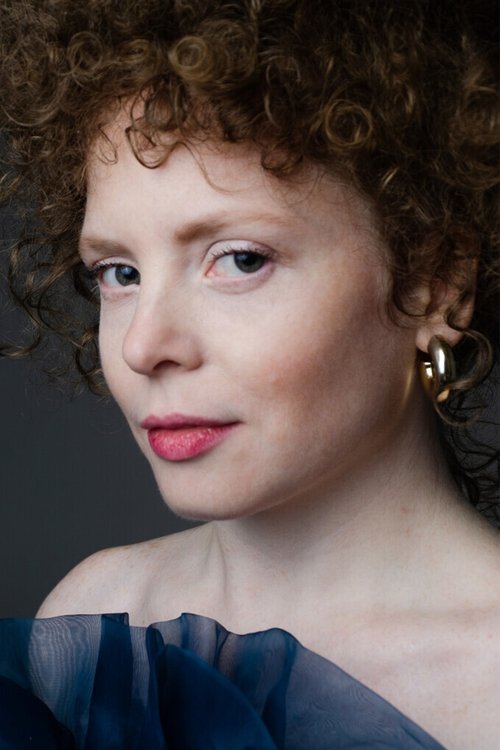 Ananda Scaravelli as Tess (Adulta)