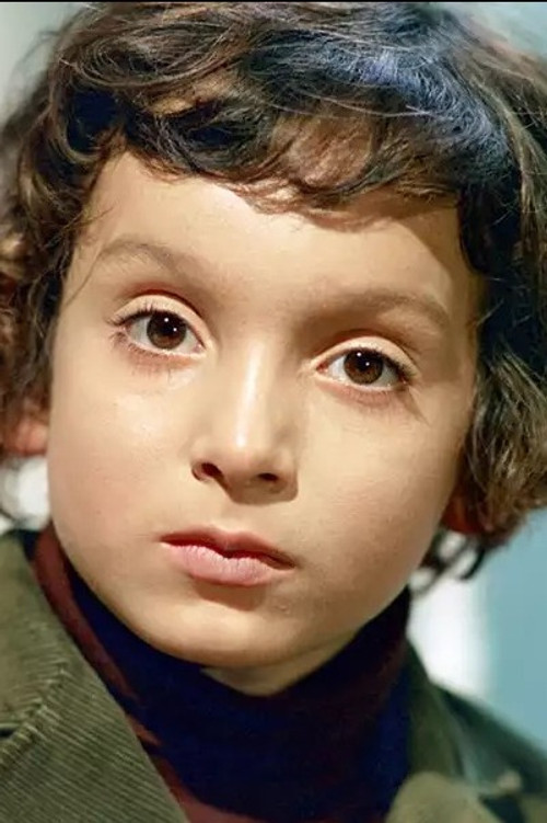 Robert Pliuchinski as Adolf, mechaniczna lalka golarza Filipa