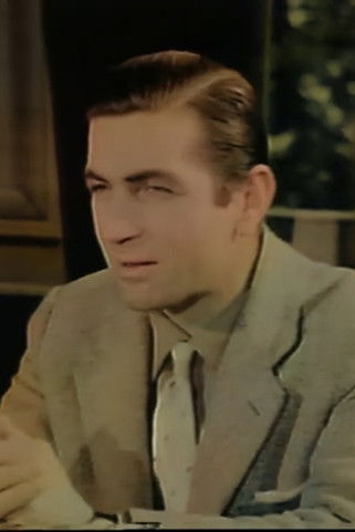 Ömer Hayyam as Hamza