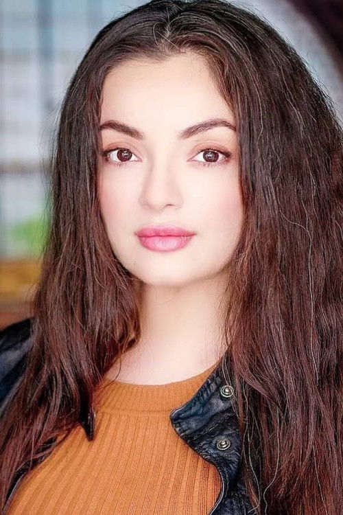 Azul Chevreuil as Maria Valdez