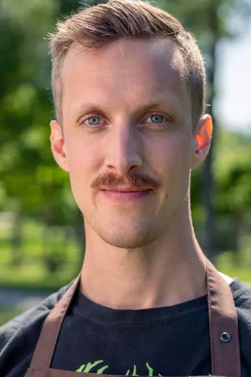 Jonas Lihaug Fredriksen as Jonas Lihaug