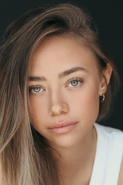 Sophia Carriere as Holly