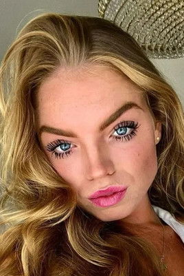 Lily Fay van der Meijde as Self