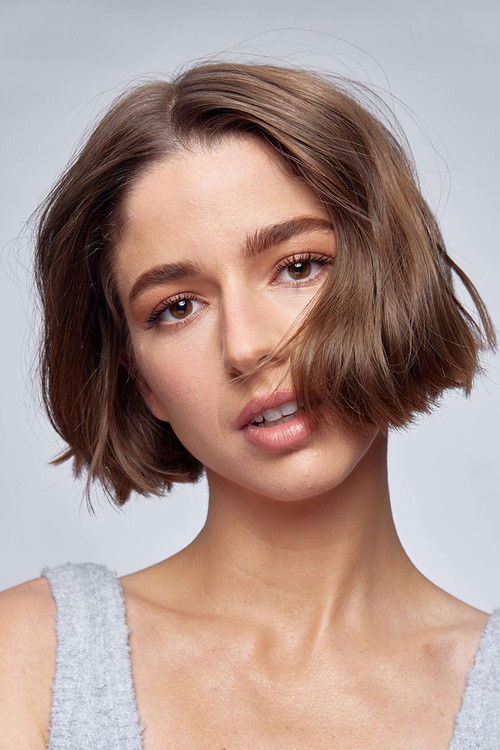 Mariana Di Girolamo as Patricia Rivadeneira