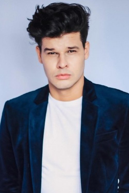 Ruy Brissac as Dinho