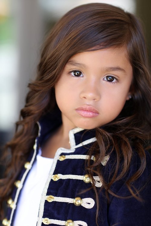 Julianna Gamiz as Ronnie Robles