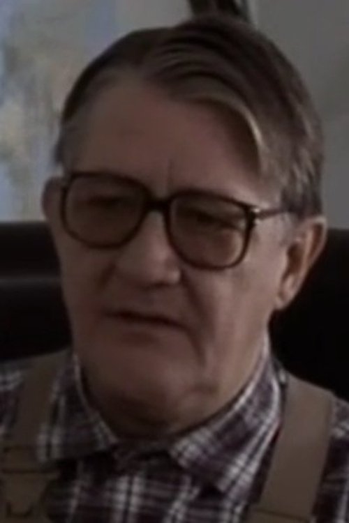 Kai Løvring as Politikommisær