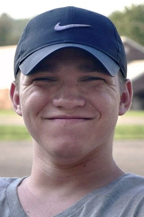 Tyler Winn as Robbie