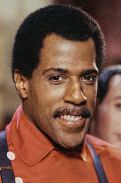 Steve James as Larry Richards