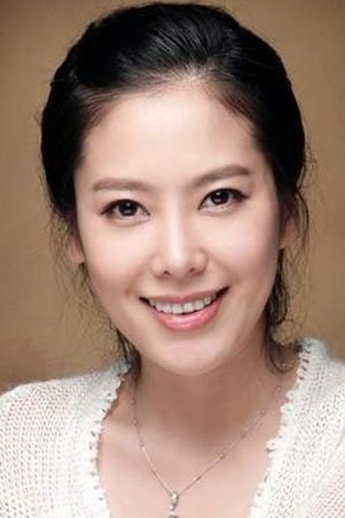 Lee Ja Young as Chan Hee Jin