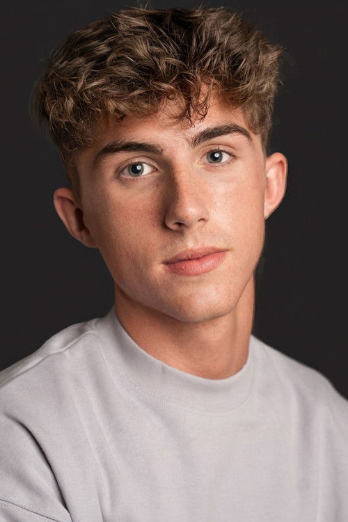 Jackson Conforti as Jasper Romeo