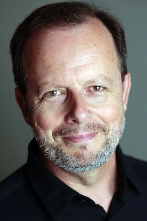 Frédéric Auburtin as Liner Pianist