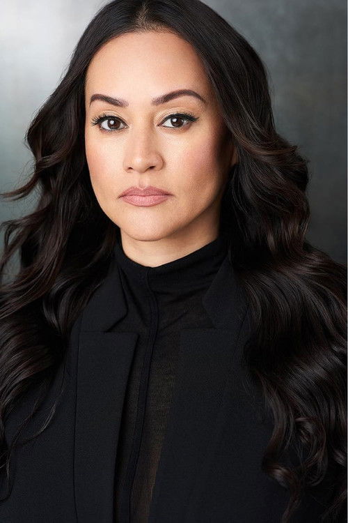 Samantha Esteban as Evelyn Rios