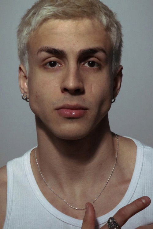 Matheus Xavier as Felipe