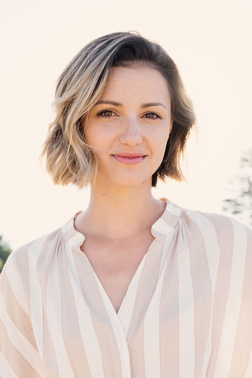 Valentina Karoleva as Raya Makaveeva