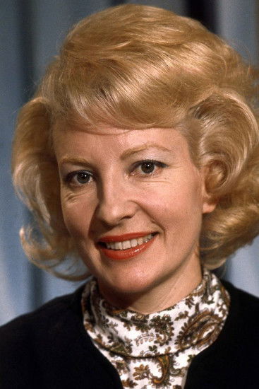 Jacqueline Caurat as TV Presenter