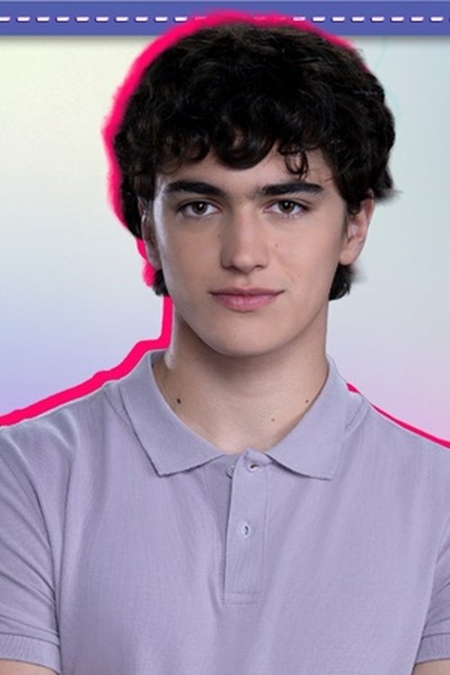 Tristán Maze as Sebastián Vereza