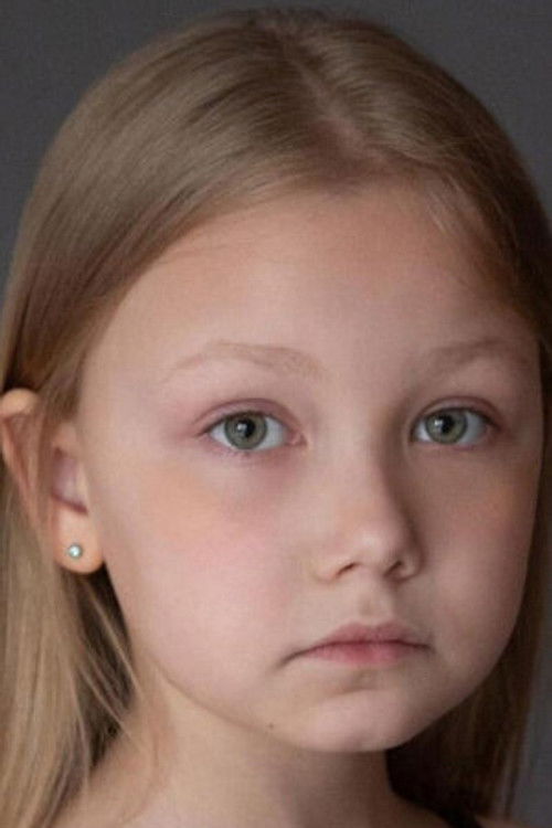 Zlata Borodina as Маша