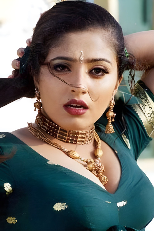 Mumtaj as Special Appearance in "Thundai Kaanom" Song
