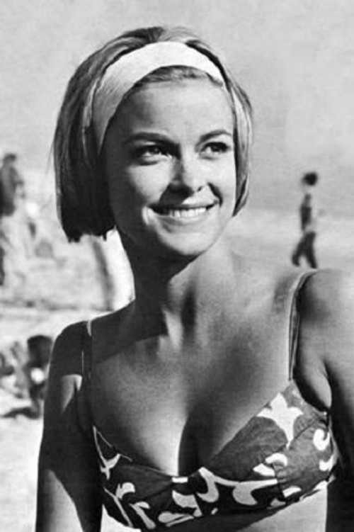 Patti Chandler as Robot