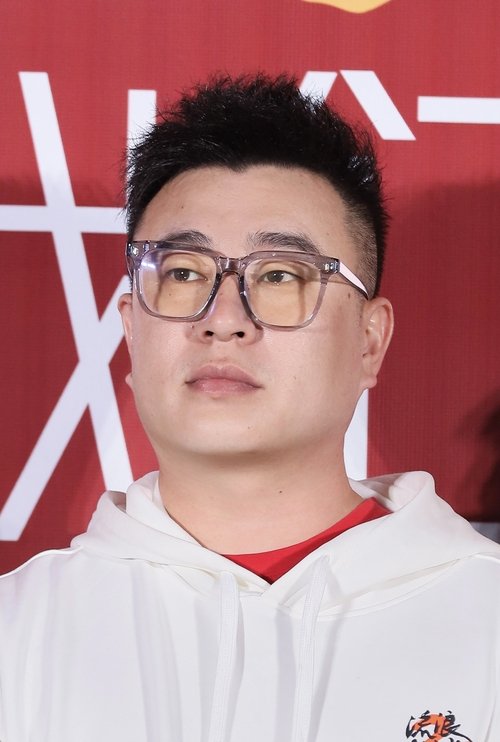 Liu Yin as Zhou Zhezhi's Bodyguard