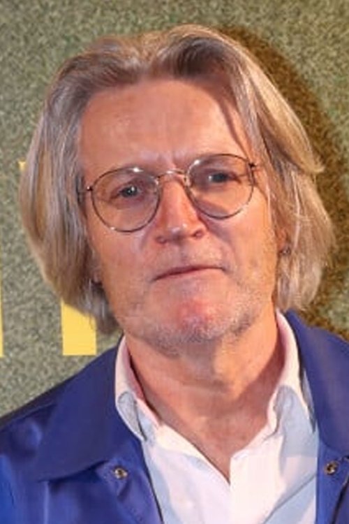 Hervé Penot as Chroniqueur de "L'équipe du soir"