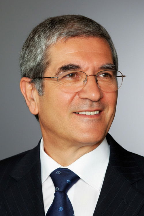 Nejat Çetinok as Teoman Baç