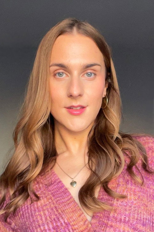 Miss Niki Nikita as Mandy