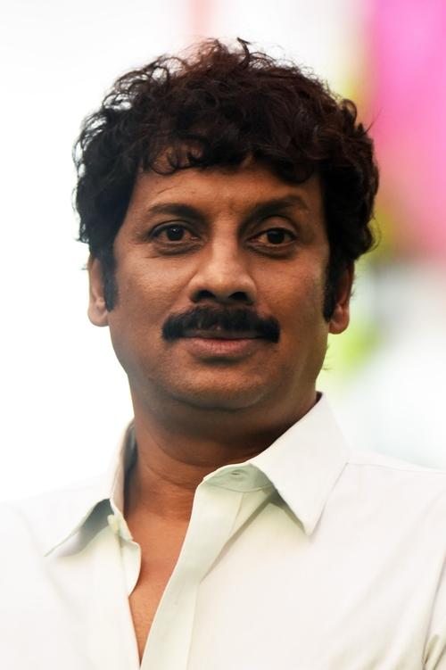 Uttej as Radio Mirchi Reporter