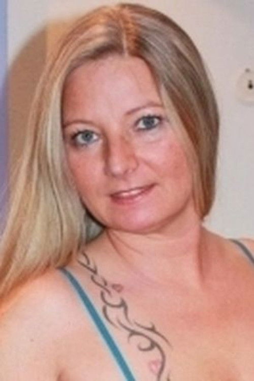 Rosella Extrem as Rosella