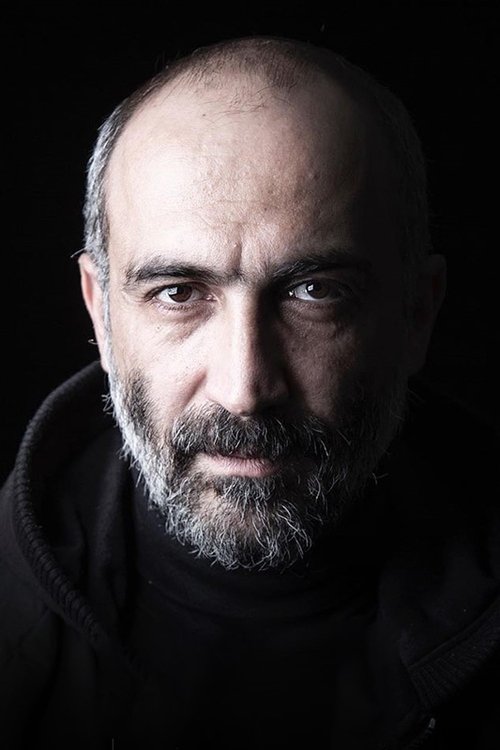 Hadi Hejazifar as Kazem / Atabai