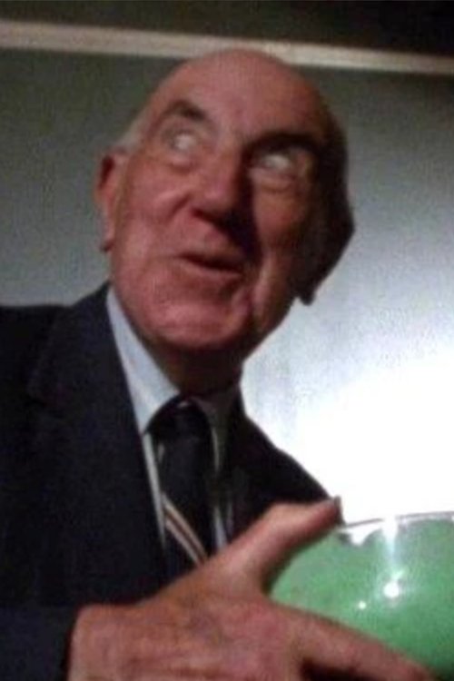 Doug Wren as Alien Leader