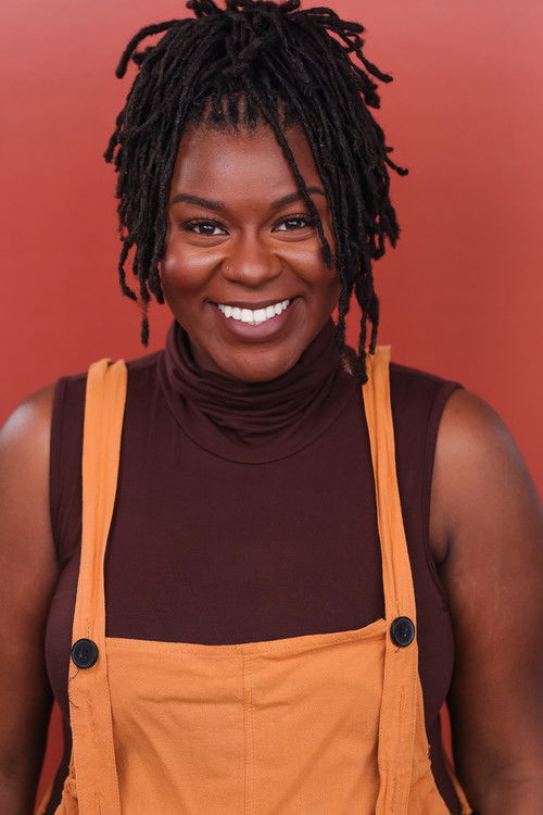 Teala Stampley as Mallory Williams