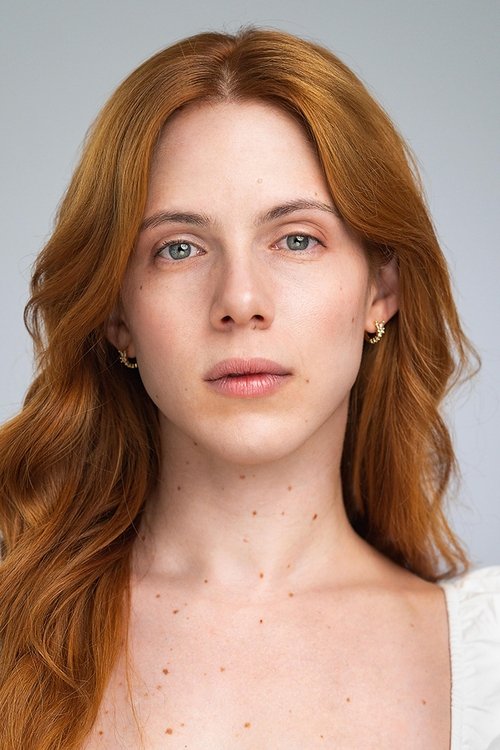Filippa Kaye as Zoe