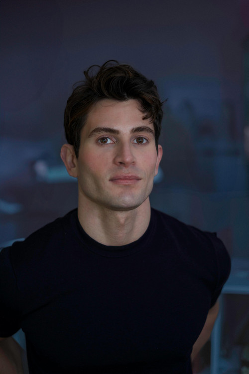 Edward Pishiyski as Max