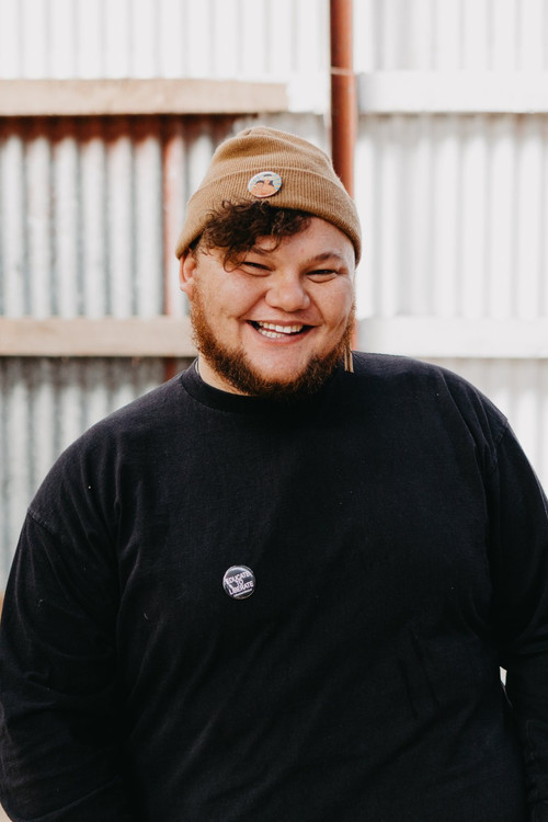 Grayson Goffe as Matua Grayson