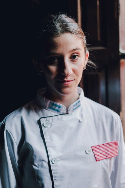 Jaqueline Romero as Victoria