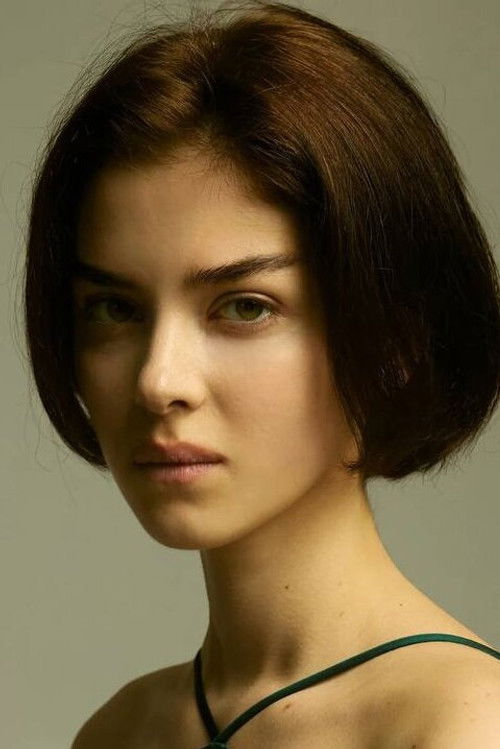 Maria Raskina as Lena