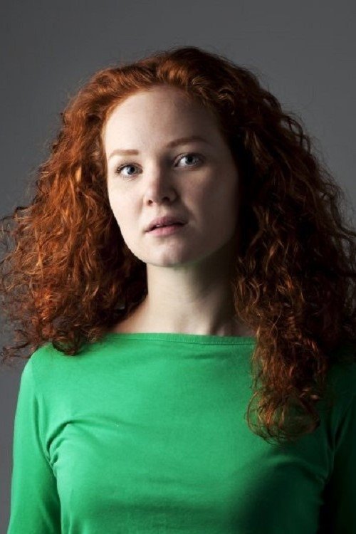 Valentina Zudova as Anya