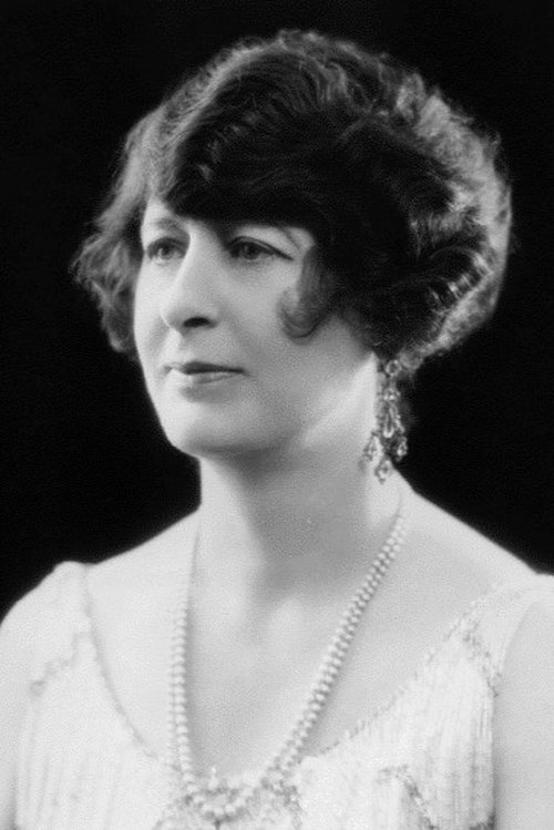 Maidie Hope as Lady Susan Woolf